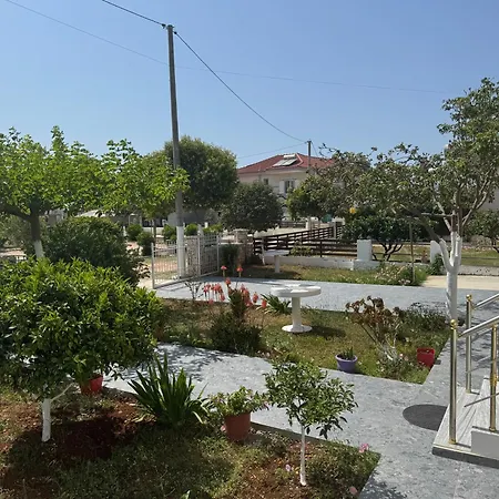 Ξενοδοχείο με διαμερίσματα Soni Oruci