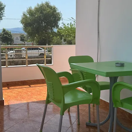Ξενοδοχείο με διαμερίσματα Soni Oruci