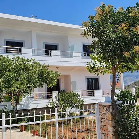 Aparthotel Soni Oruci *