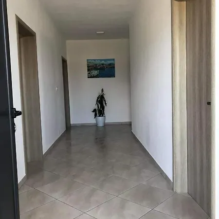 Aparthotel Soni Oruci *