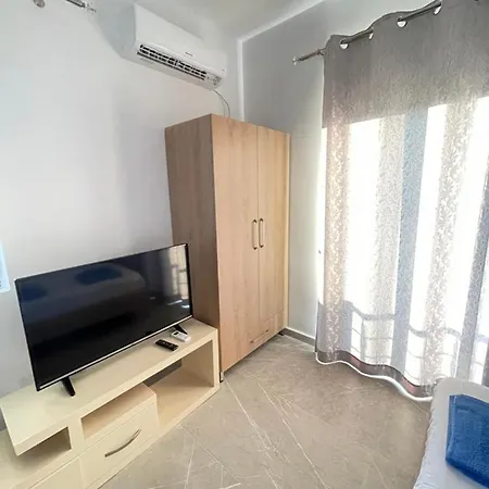 Soni Oruci Ksamil