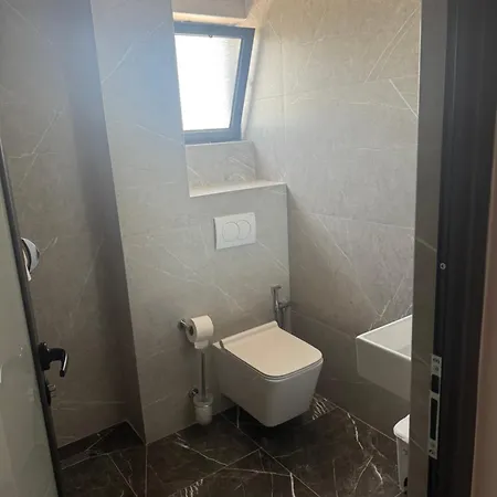 Soni Oruci Lejlighedshotel Ksamil